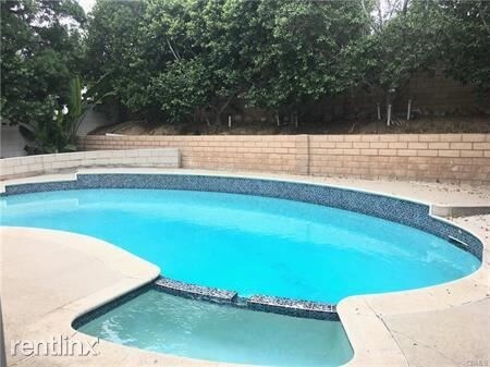 Foto del edificio - 5 br, 3 bath House - 18637 Lassen St