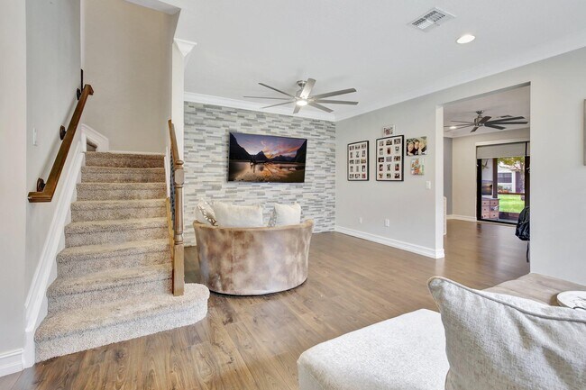 Building Photo - 13013 Riverwalk Cir S