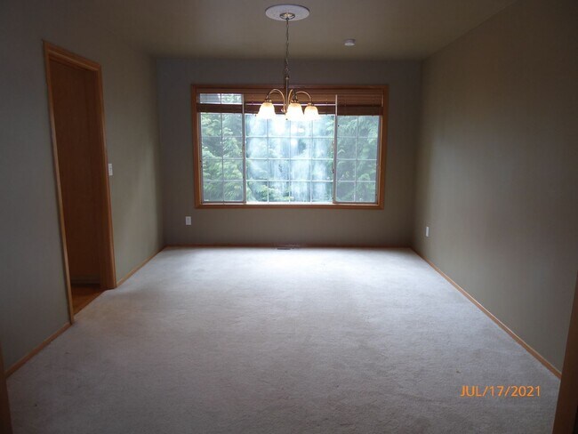 Foto del edificio - Beautiful 4 Bed 2.5 Bath 2 Story Home in S...