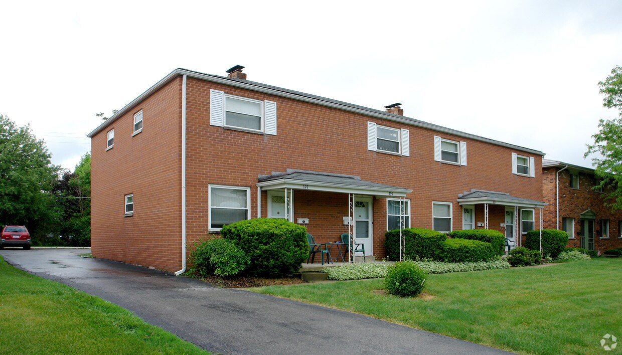 Primary Photo - 197-203 Broad Meadows Blvd