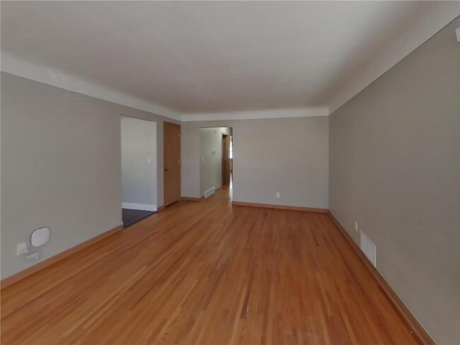 Building Photo - 216 S Dunlap St