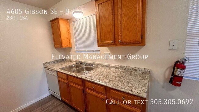 Building Photo - Beatiful first floor unit!!! 2 Bedroom Rea...