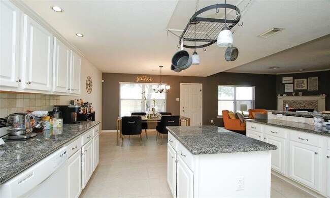 Building Photo - 25019 Birnamwood Dr