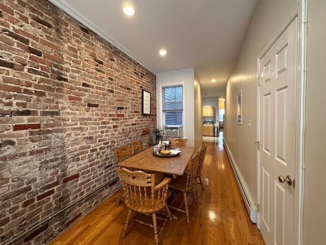 Foto del edificio - 273 Webster Ave