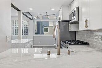 Building Photo - 501 Herondo St