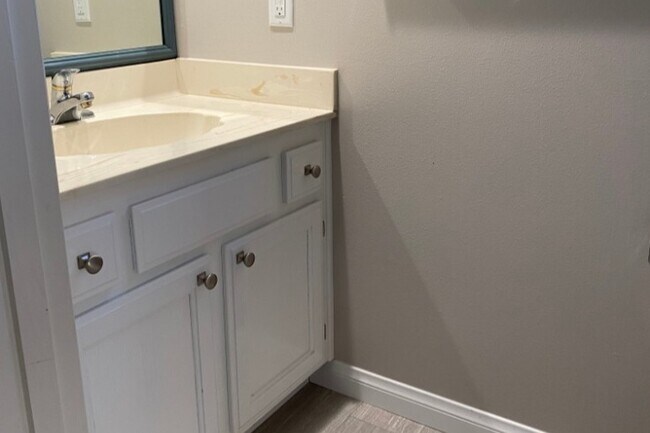 Medio baño - 836 Valley Rd