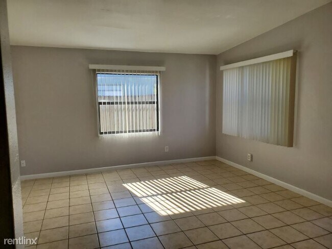 Building Photo - 3 br, 2 bath House - 1633 Colton Dr