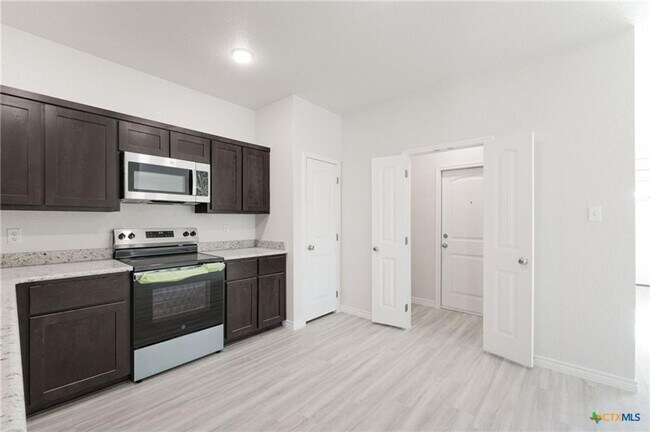 Foto del edificio - 508 Adley Ave