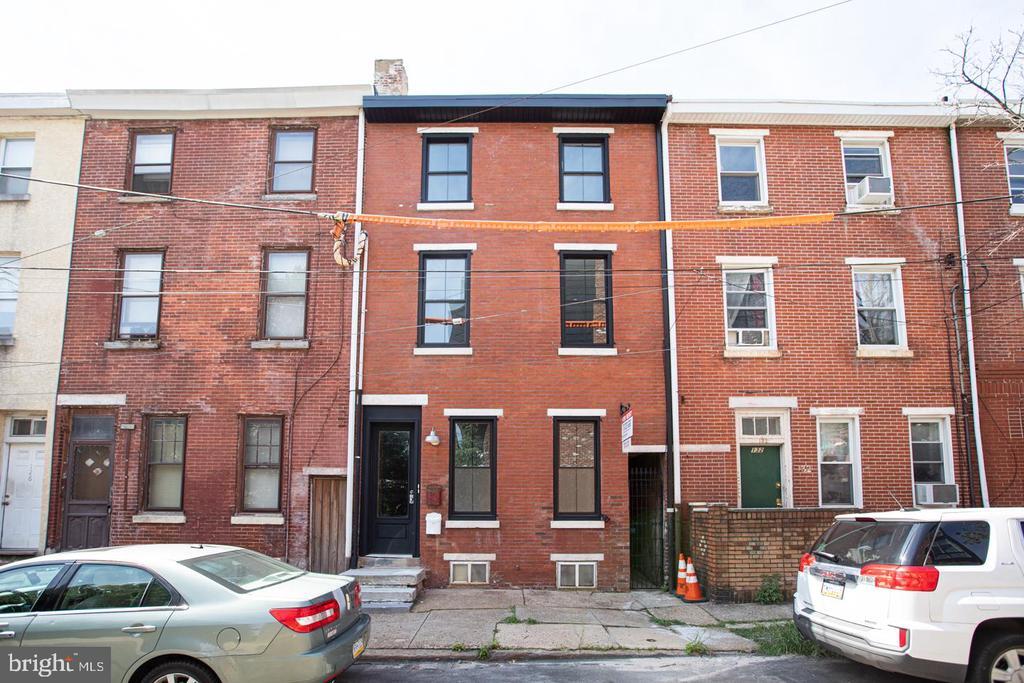 Primary Photo - 130 W Laurel St