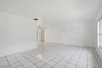 Building Photo - 391 8th St SE