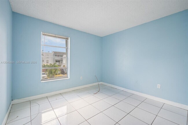 Foto del edificio - 1725 W 60th St