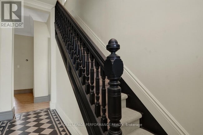 Building Photo - 44 Queen Mary St