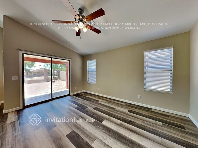 Foto del edificio - 15841 W Monroe St