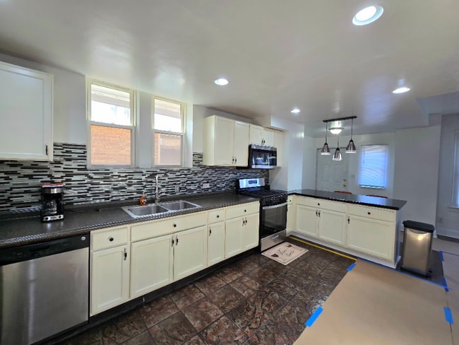 Building Photo - 8016 S Wolcott Ave