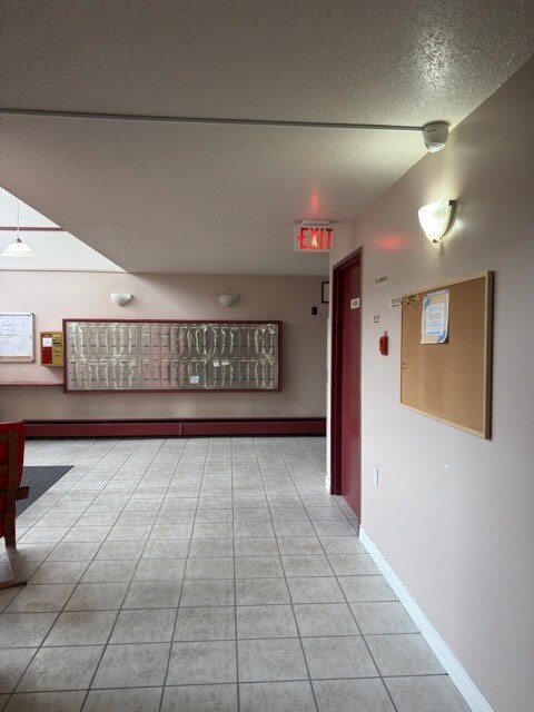 Photo du bâtiment - 11806-11888 88 Ave