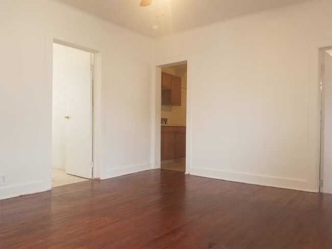 Building Photo - 17 Colfax Ave