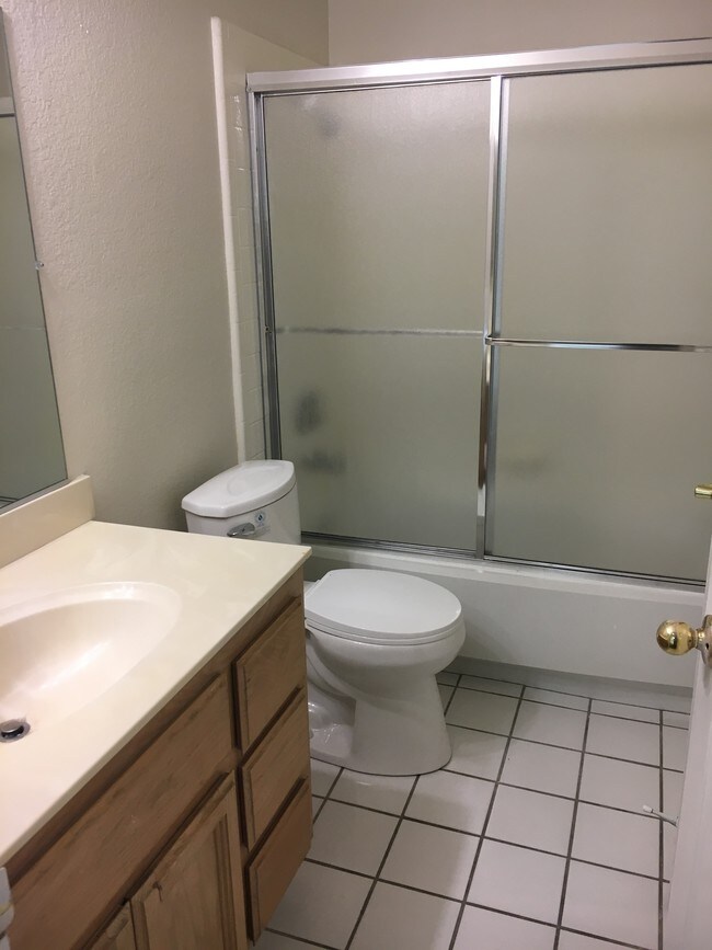 Bathroom Fixtures Roseville Ca 720 sunrise ave roseville, ca 95661 rentals - roseville, ca Bathroom Fixtures Roseville Ca 720 sunrise ave roseville, ca 95661 rentals - roseville, ca