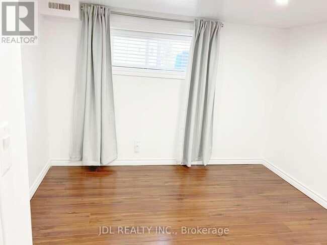 Building Photo - 115 Mintwood Dr