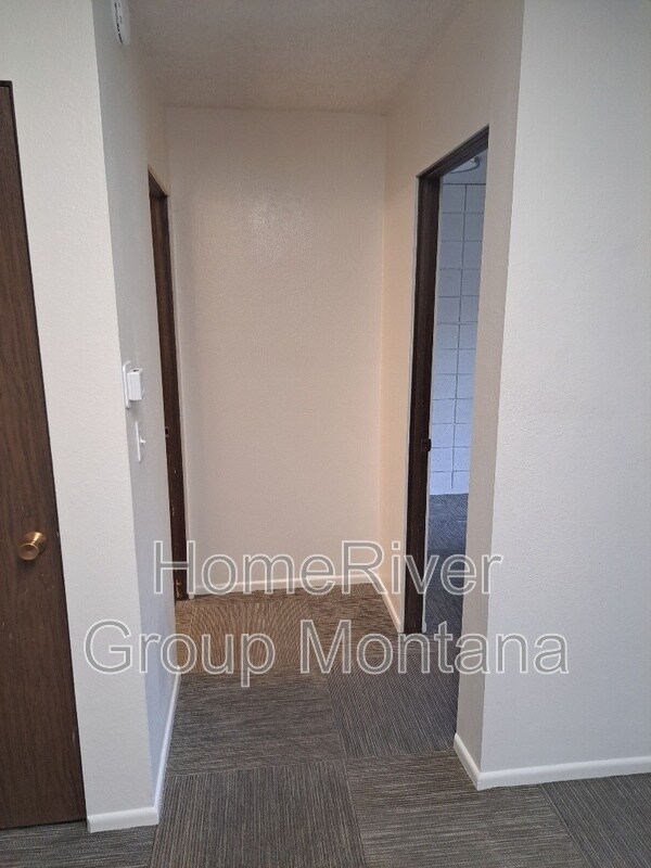 Foto del edificio - 707 SW Higgins Ave