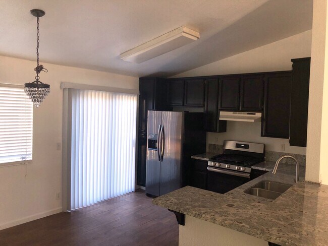 Foto del edificio - Ready to Move? Pet Friendly