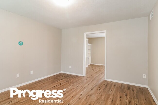 Building Photo - 3310 Ridgehaven St