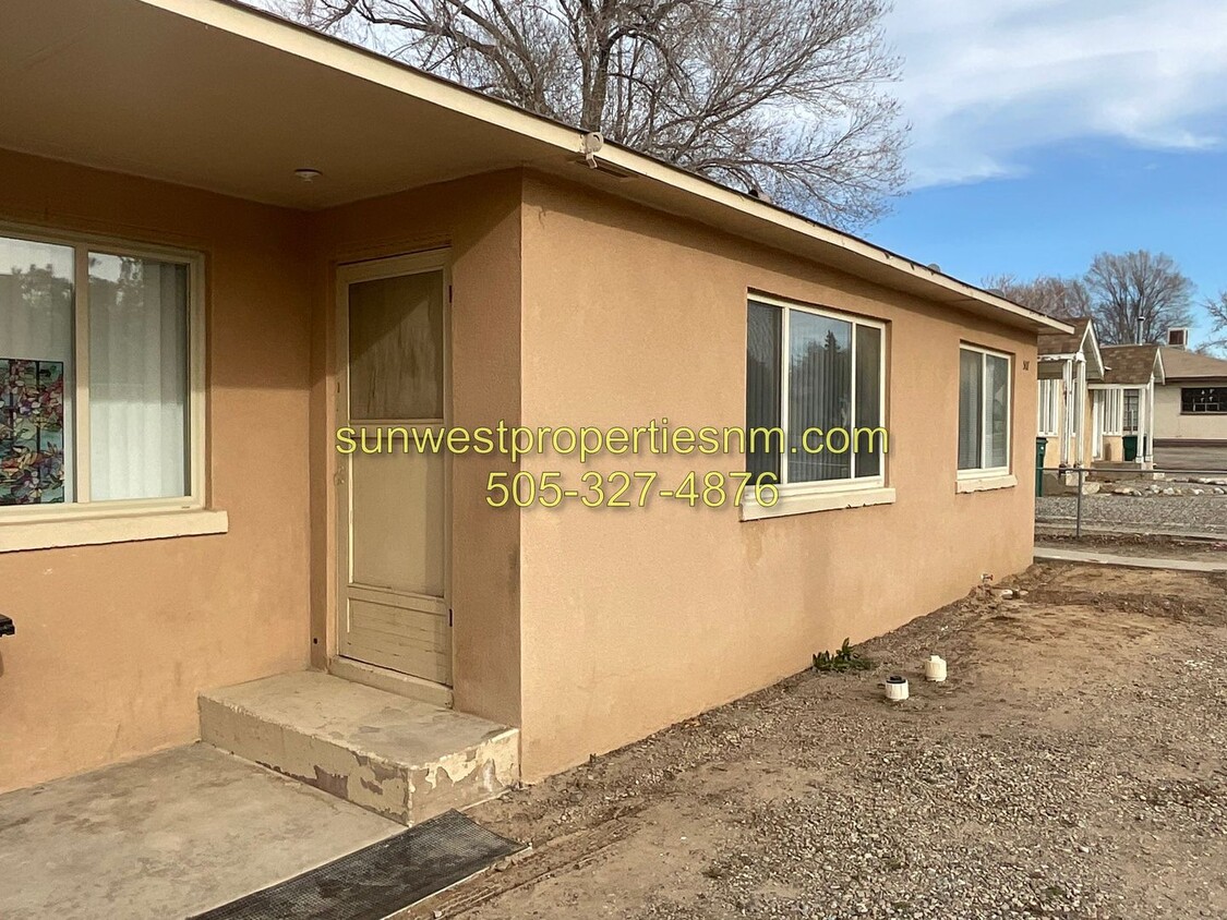 Foto principal - 2 Bed 1 Bath, Newly Remodeled House