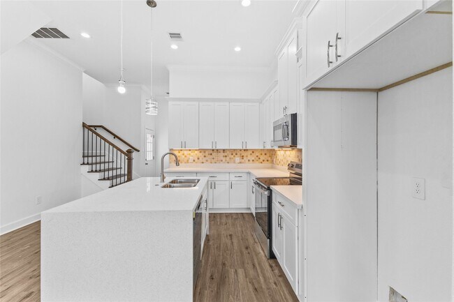 Foto del edificio - 7805 Farnsworth St