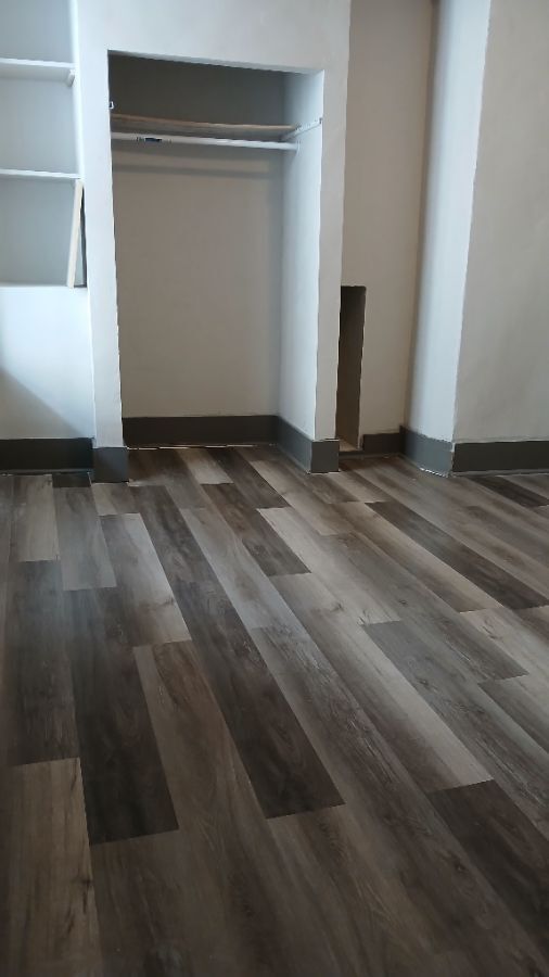 Foto del edificio - 131 E 2nd St