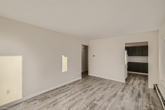 Building Photo - 2 br, 1 bath Duplex - 1638 Willodene Drive...