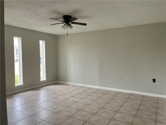 Foto del edificio - 14936 Curran Rd