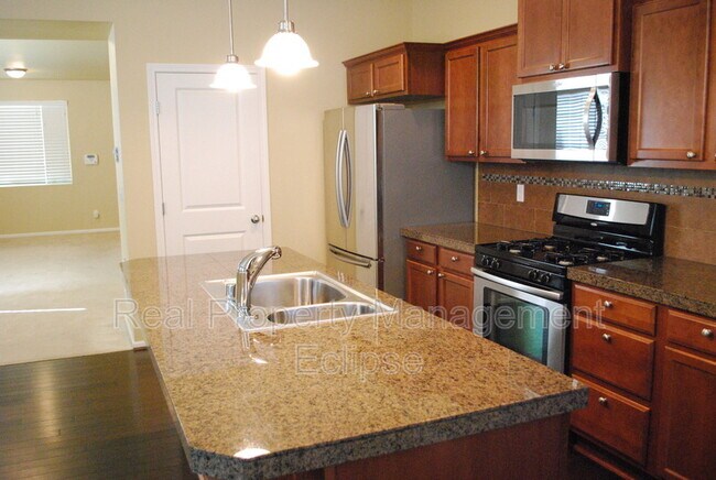 Foto del edificio - 10707 Ross Rd