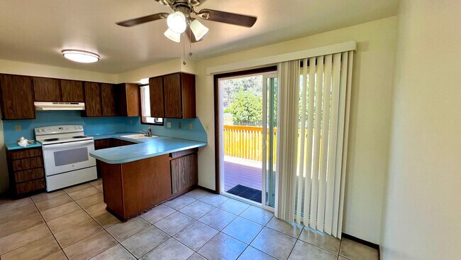 Foto del edificio - 13315-13317 E 26th Ave