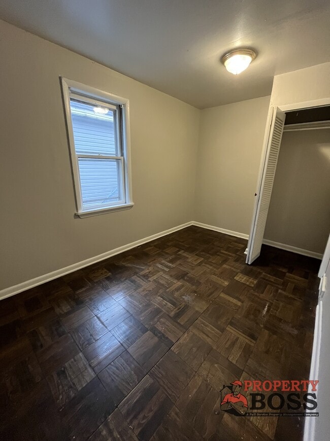 Foto del edificio - 4734 Johnson Ave
