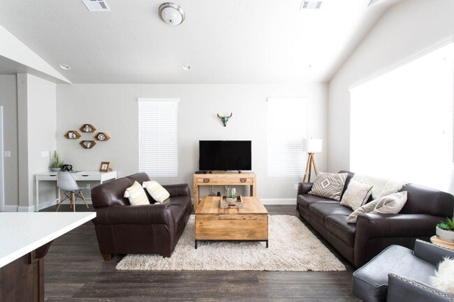 Building Photo - Sienna Hills 3 bed 3.5 bath END UNIT!