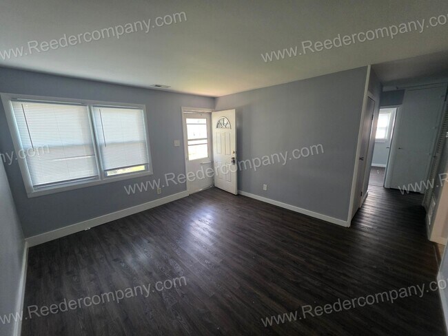 Foto del edificio - 7736 Beech Ave