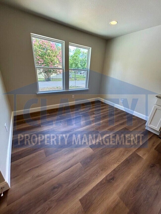 Building Photo - **Brand New Everything!**