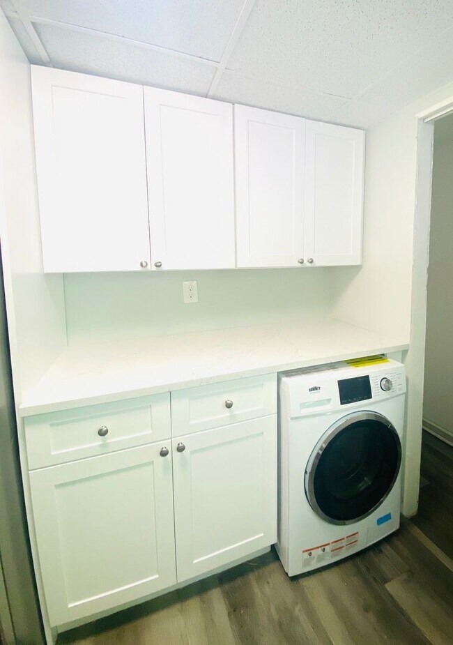 Interior Photo - 126 Leyden St