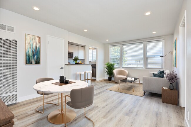 Foto del edificio - Hayden on Hollywood...Authentic Hollywood Living Experience! Fully Remodeled Units...CALL NOW!