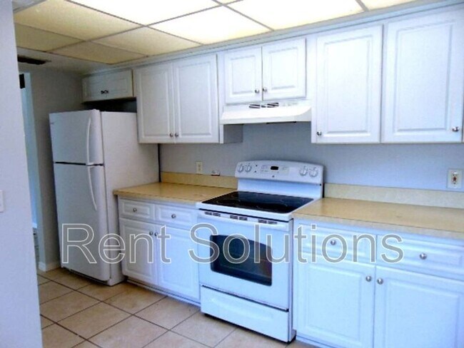 Building Photo - 217 Debby Ct