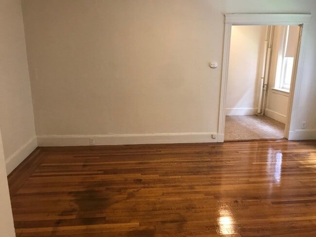 Photo - 7/1 No Fee! Spacious Studio in elevator building, low move in cost! Apartment