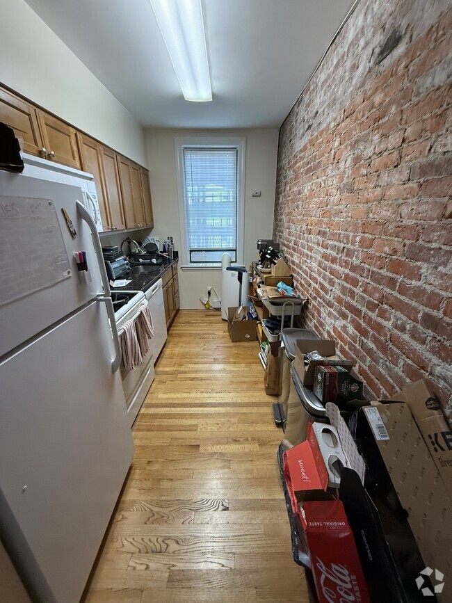 Building Photo - 20 Follen St
