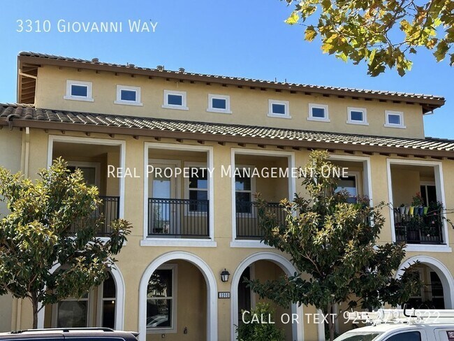 Foto del edificio - Spacious 5 Bedroom, 4 Bathroom Condo with ...