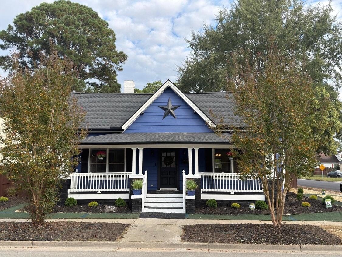 Foto principal - 302 N Sumner St