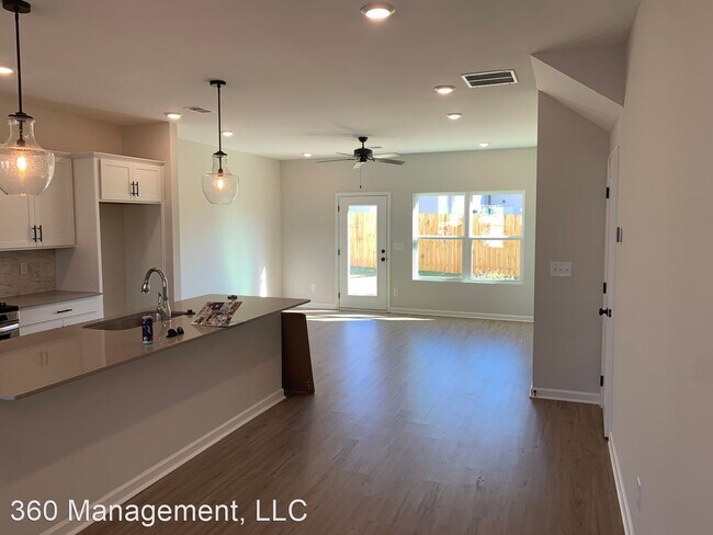 Foto del edificio - 3 br, 2.5 bath House - 2815 Ridge Crest Court