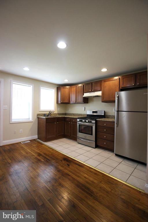Building Photo - 1008 Parksley Ave