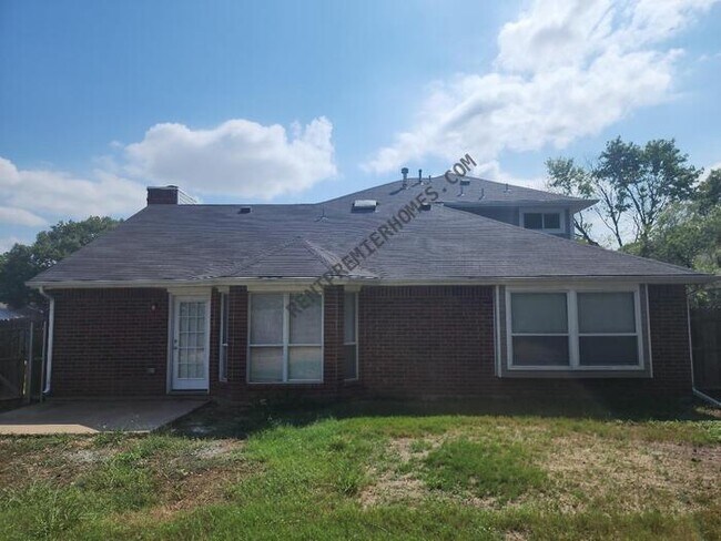 Building Photo - 8300 Auburn Dr