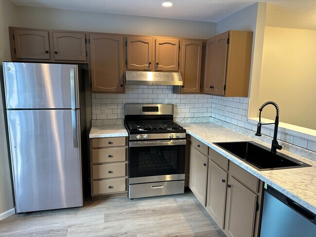 Foto del edificio - 6935 Tippecanoe Rd