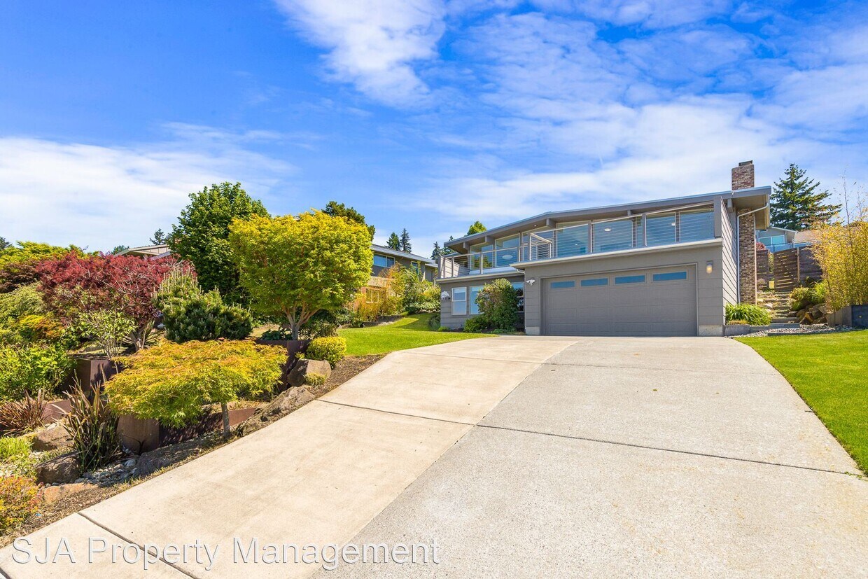 Foto principal - 3 br, 3 bath House - 12730 9th Avenue NW