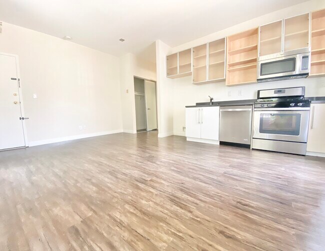 Foto del edificio - 826 S Kenmore Ave Los Angeles CA 90005