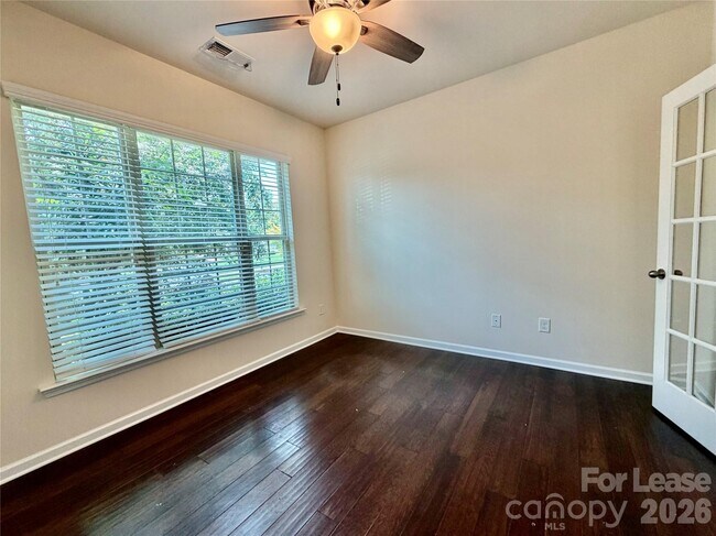 Building Photo - 4019 Oakmere Rd